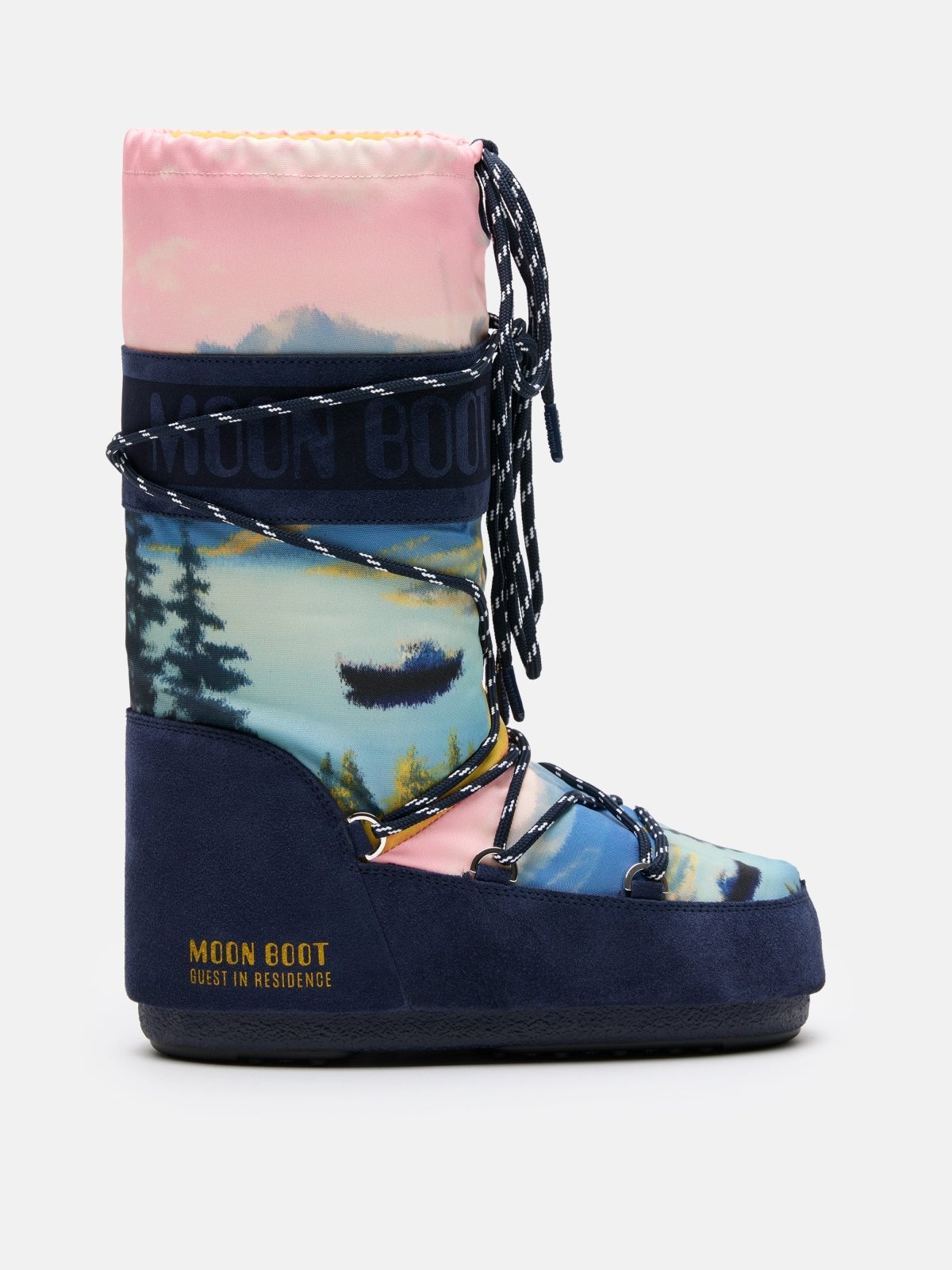 Side view of MB X GIR ICON HIGH POSTCARD winter boot with landscape design and navy blue sole and laces