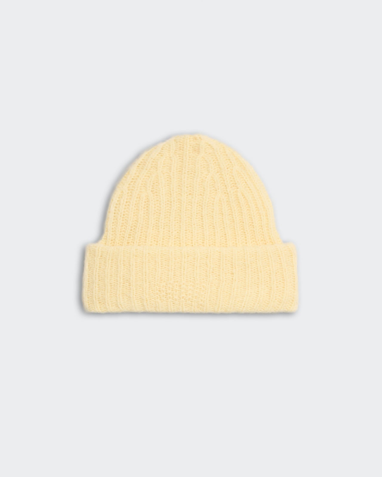 Chunky ribbed knit Cloud Beanie in mist color with high cuff hem, made from 90% merino wool and 10% polyamide.