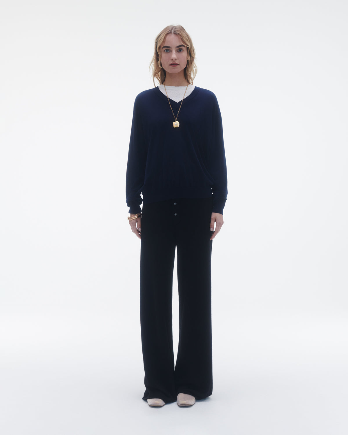 The V in Silk/Linen - Midnight