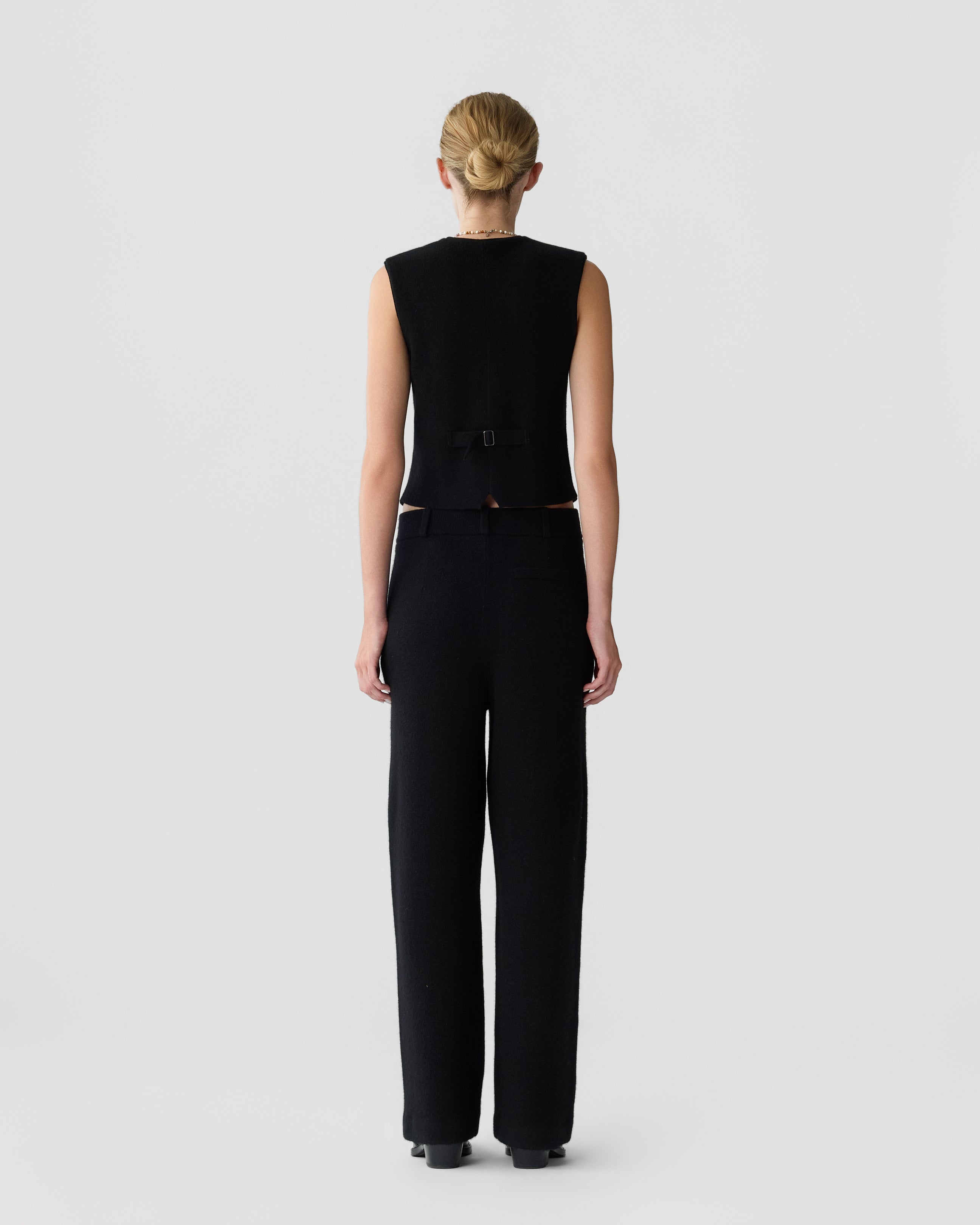 【Venica】Camisole tailored vest ブラック Tailored Vest - Black – Guest In Residence