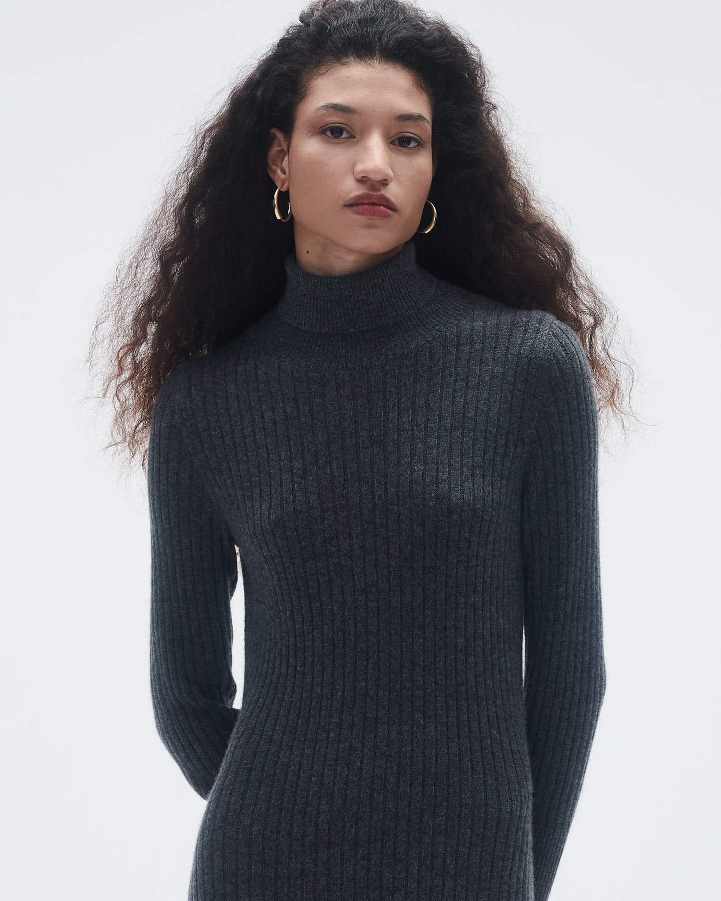 Wide Rib Turtleneck Dress In Cashmere - Charcoal